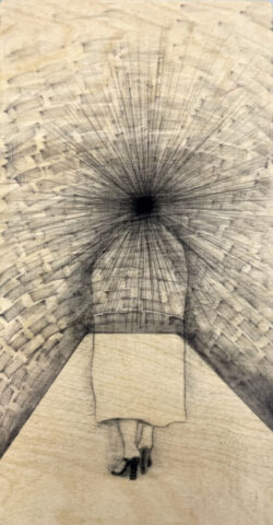 Eklipsi (2025), tussi ja grafiitti vanerille, 32 cm x 17 cm