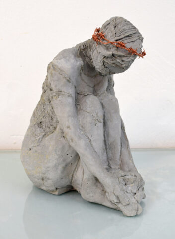 Näkki (2025), betoni ja kuparilanka, 35 cm x 18 cm x 28 cm